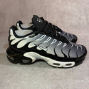 air max tn plus black metallic