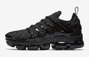VaporMax Plus “Triple Black” - Tns Do Silva