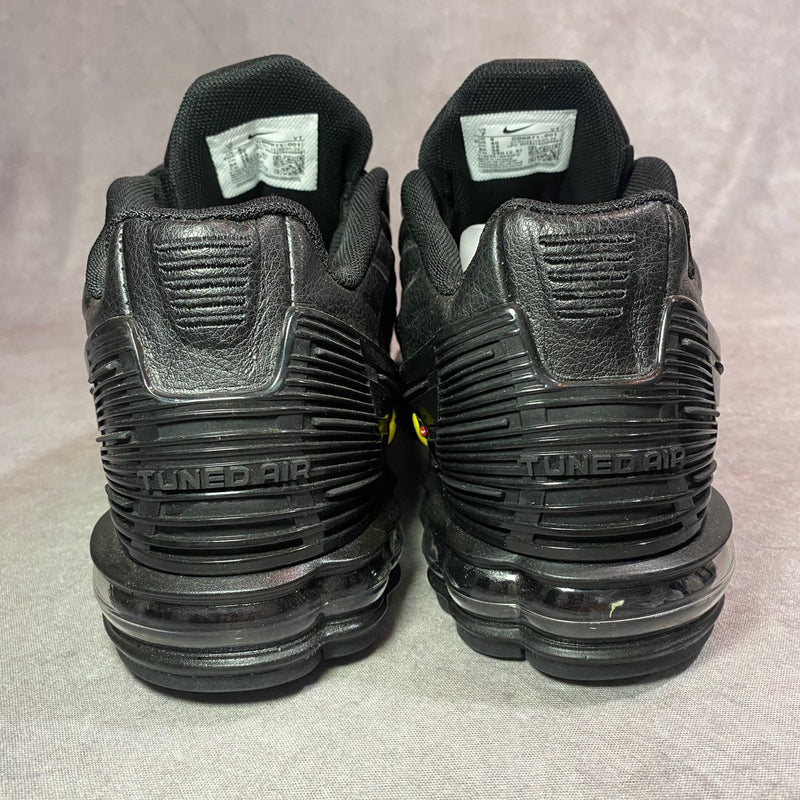 air max tn plus 3 triple black