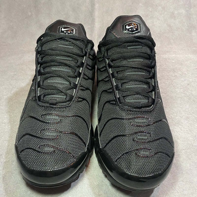 air max tn plus triple black
