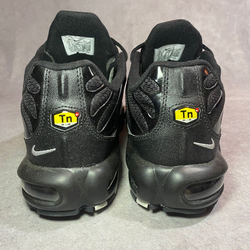 air max tn plus black silver