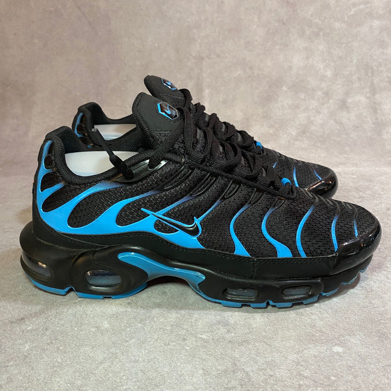 air max tn plus black university blue