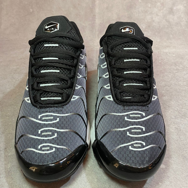air max tn plus black metallic