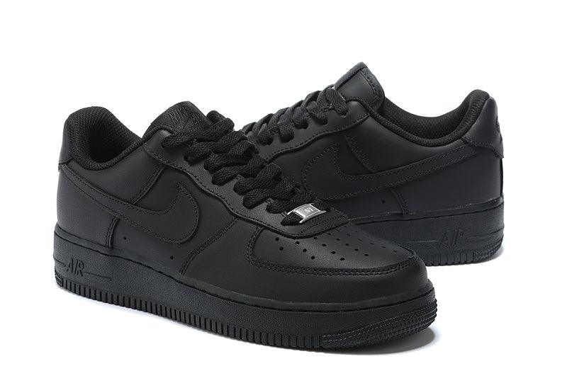 Air Force 1 “Triple Black” - Tns Do Silva